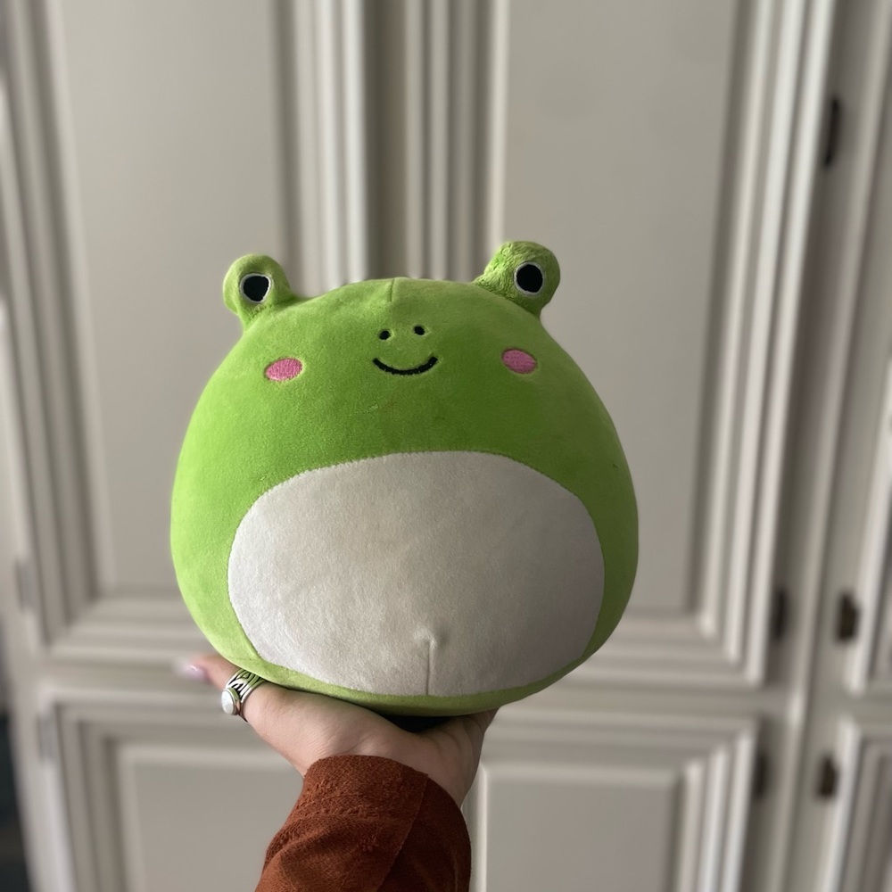 Green frog squishmallow